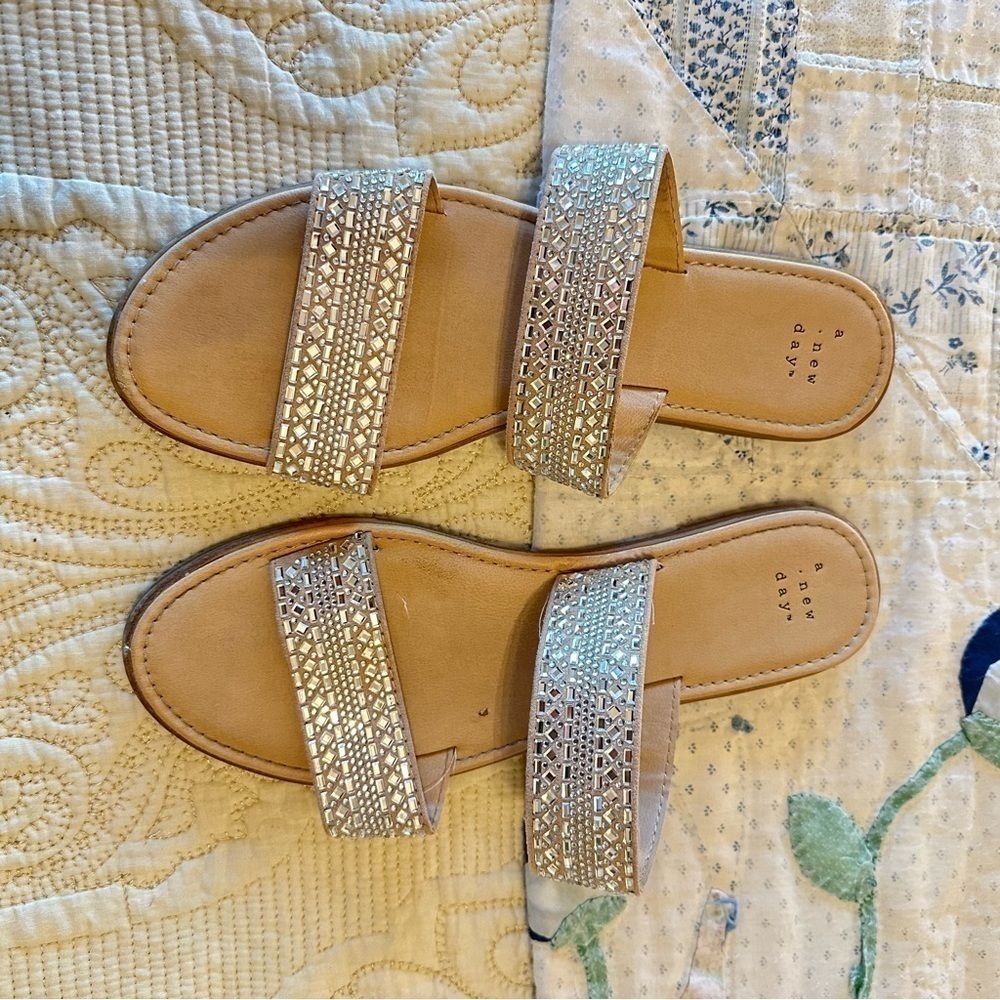 Sparkly slip on sandals / slides with embellished detail women’s size 9 - Picture 5 of 5